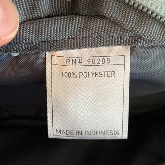 Sold! Adidas hip fanny sling belt bag - Picture 8 of 9